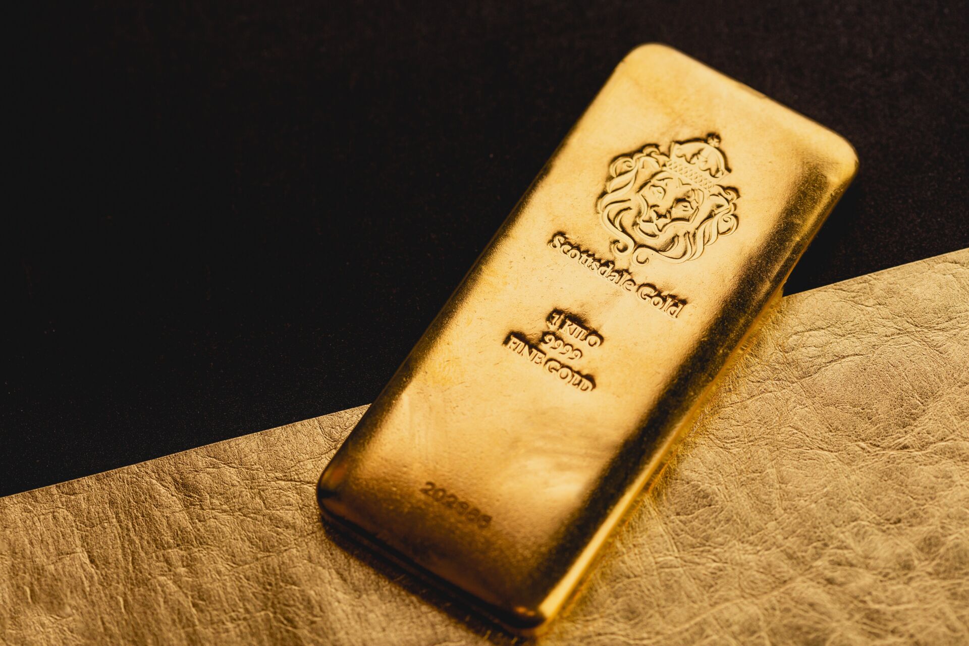 Goudprijs omhoog met $30 en zilver 3% hoger